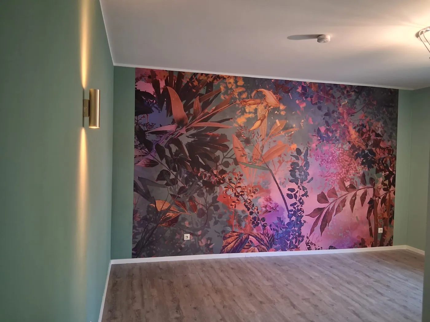 Großformatiges Dschungel Wandbild in Violett und Orange